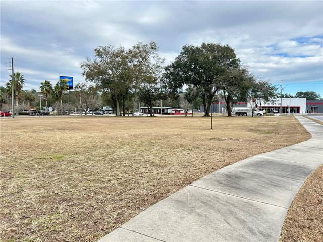 2550 N MAIN ST photo
