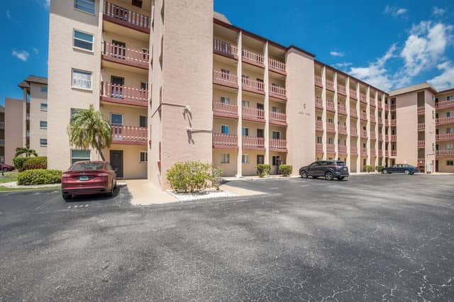 4015 LAKE BAYSHORE DR #108 photo