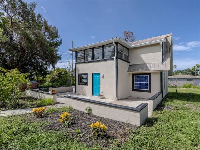 305 CHAUNCEY AVE photo