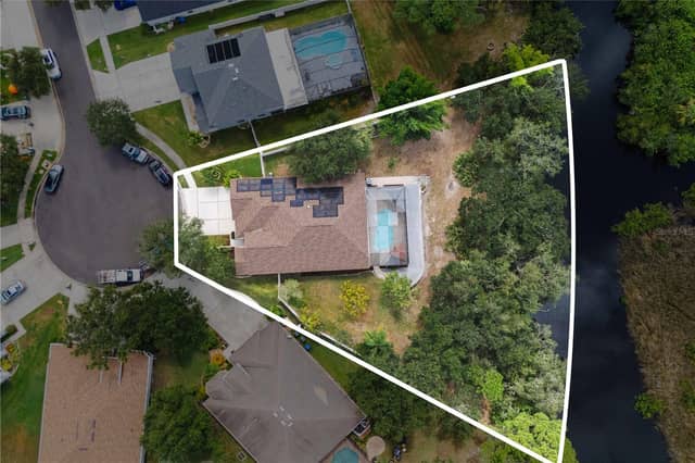 9020 N RIVER RD photo