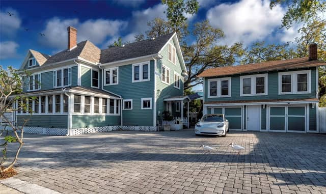 304 15TH ST W photo