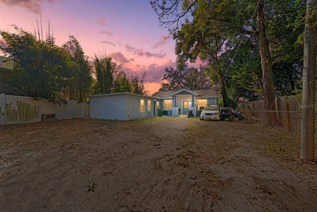 4204 N MARGUERITE ST photo