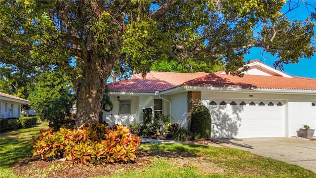 5611 GARDEN LAKES DR photo