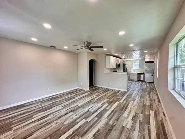 8517 N HIGHLAND AVE photo