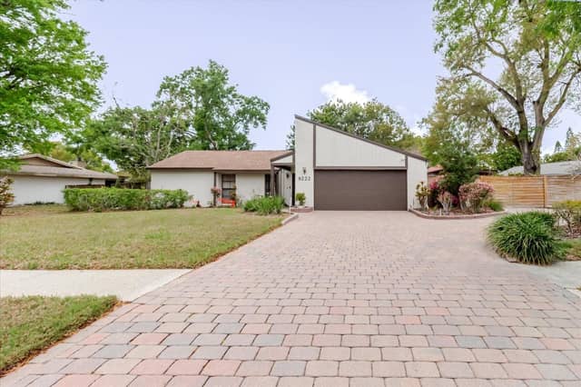 8222 LA SERENA DR photo