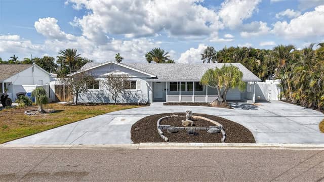 7919 CAUSEWAY BLVD S photo