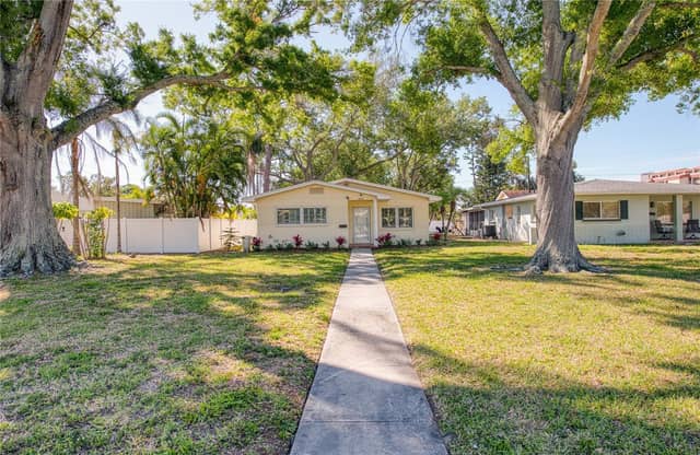 662 VILLAGRANDE AVE S photo