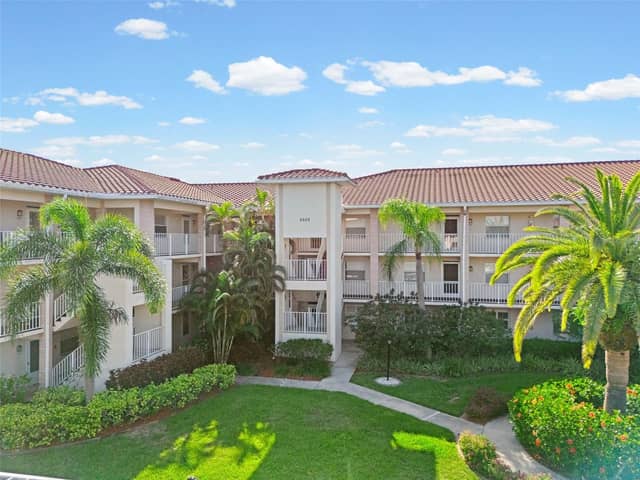 6503 STONE RIVER RD #204 photo