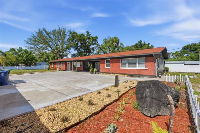 10107 N ASTER AVE photo