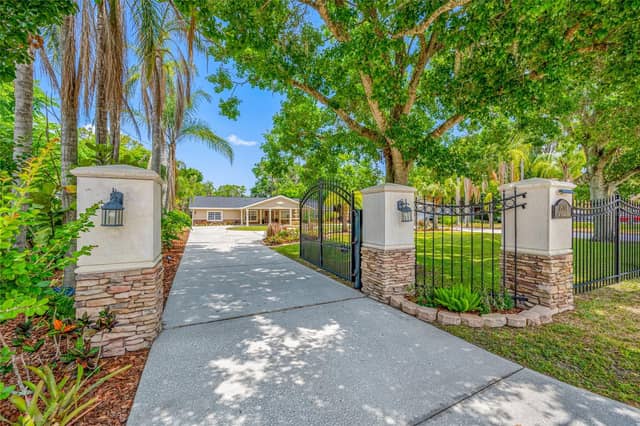 15314 LAKE MAGDALENE BLVD photo