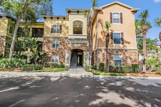 10103 COURTNEY OAKS CIR #103 photo