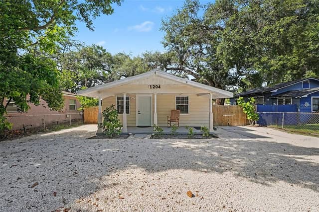 1204 E CAYUGA ST photo