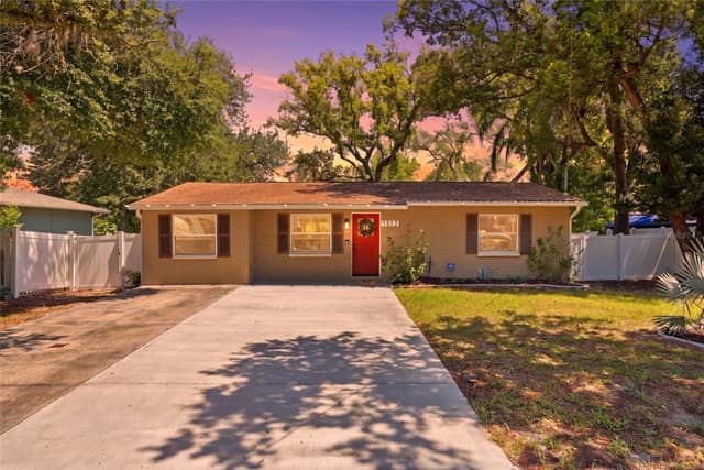 1512 E HANNA AVE photo