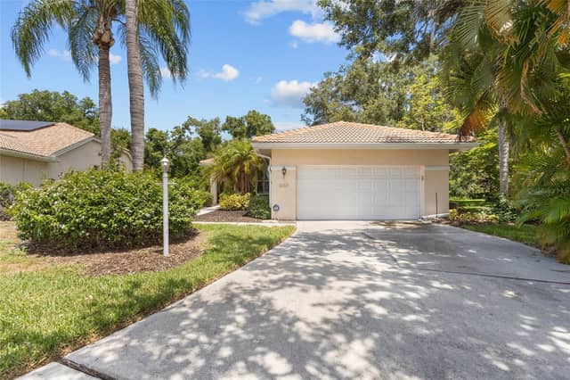 6662 OAKBROOKE CIR photo