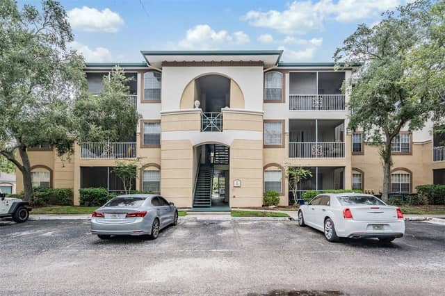 17101 CARRINGTON PARK DR #421 photo