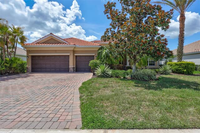 7511 HERITAGE GRAND PL photo