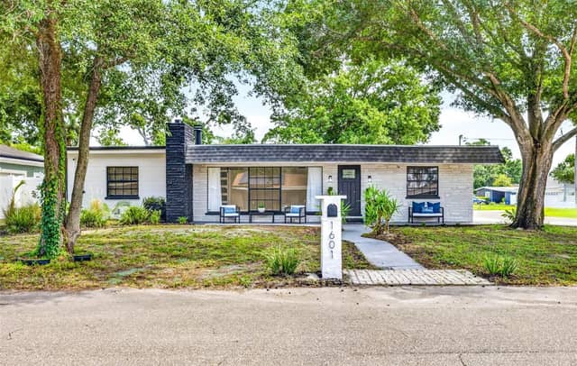 1601 E PARIS ST photo