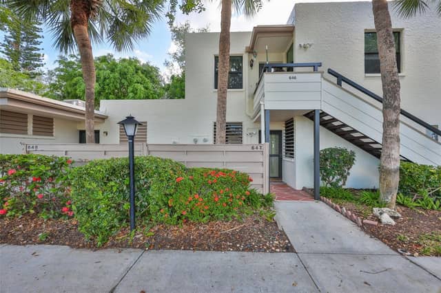 647 WOODLAWN DR #647 photo