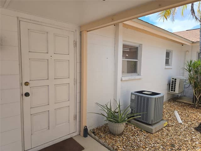 5064 LIVE OAK CIR #5064 photo