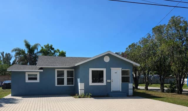 1015 23RD AVE W photo