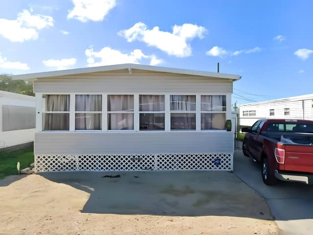 916 51ST AVENUE PLZ W photo