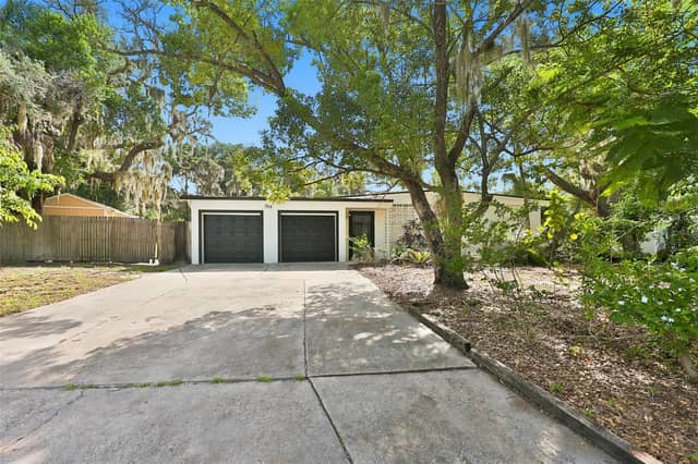 704 E RIVER DR photo