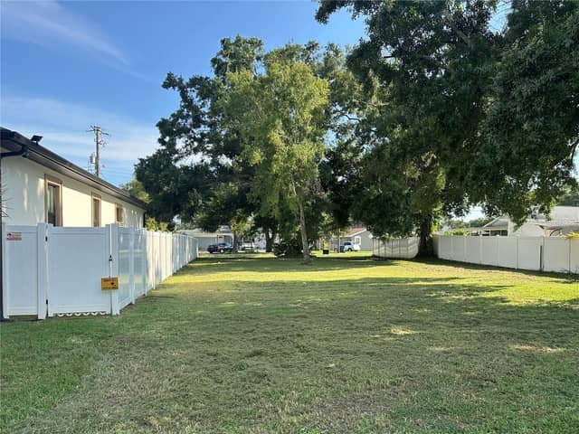 2710 W LAKE AVE photo