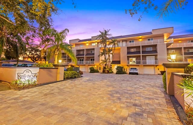 936 PINELLAS BAYWAY S #T10 photo