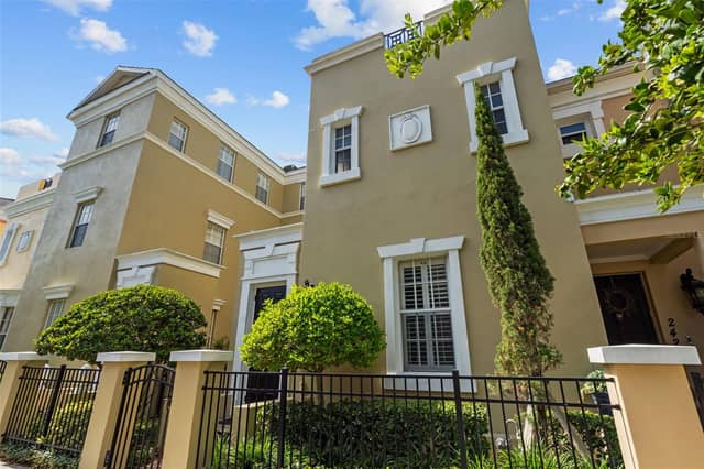 2419 VICTORIA GARDENS LN photo
