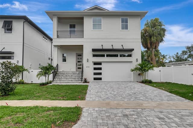 206 CHIPPEWA AVE photo