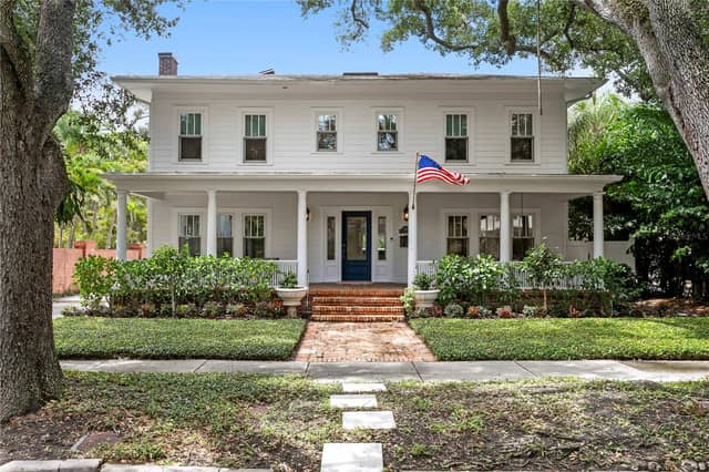 2523 W SUNSET DR photo