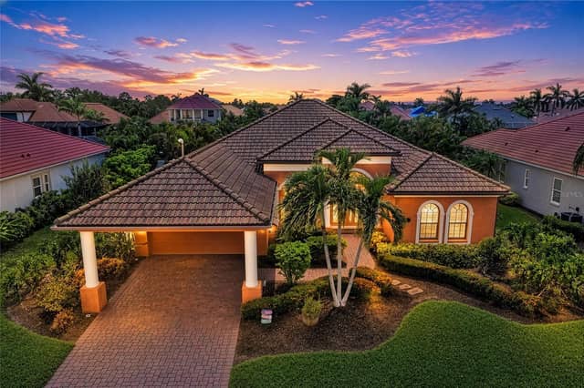 545 MAST DR photo