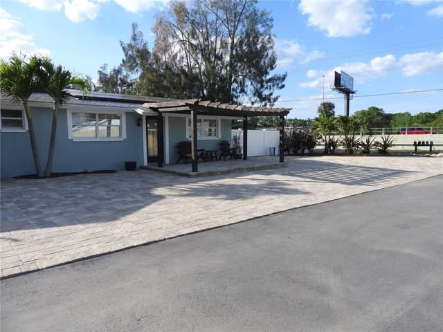 8822 ROCKY CREEK DR photo