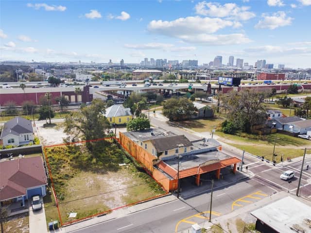 2213 E COLUMBUS DR photo