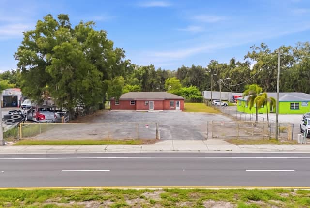 7113 CAUSEWAY BLVD photo