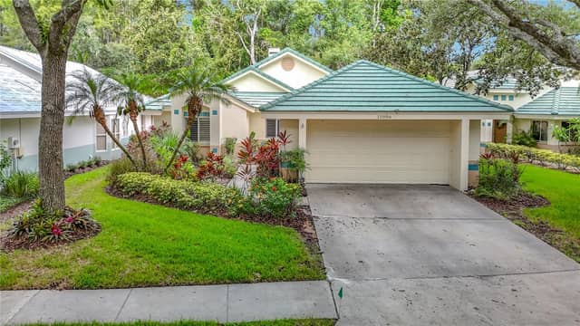 15886 SANCTUARY DR photo