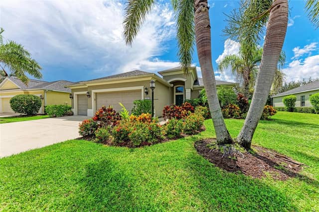 12051 FOREST PARK CIR photo