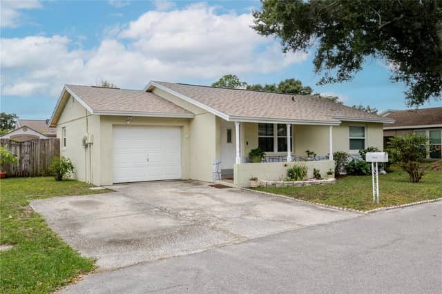 10118 HUNTERS POINT CT photo