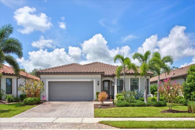 7608 VIOLA LOOP photo