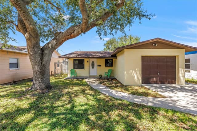 231 93RD AVE N photo