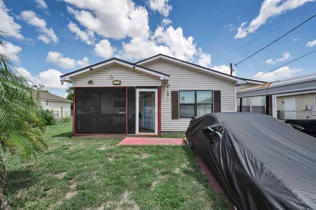 7526 CAROLTON CIR photo