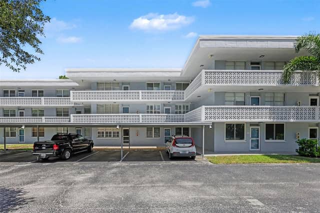 4720 LOCUST ST NE #206 photo