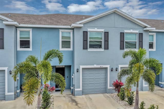 4015 BLUE BANKS LN photo
