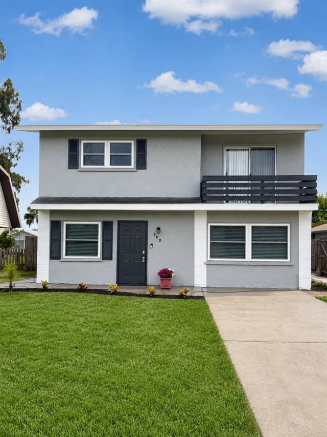 722 65TH AVE E photo