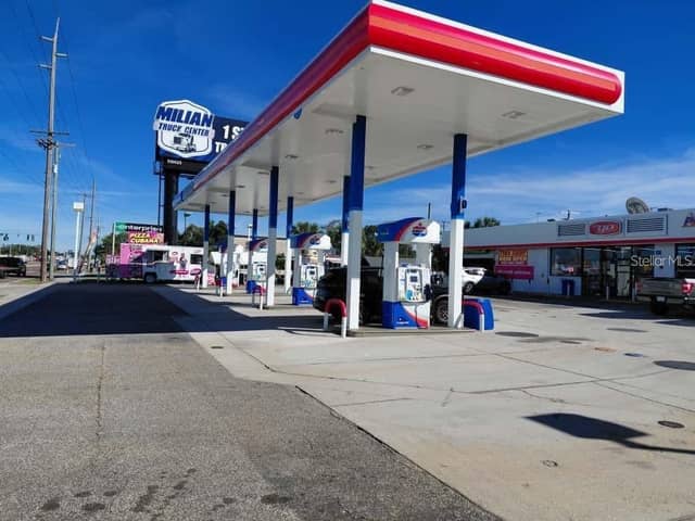 7906 W HILLSBOROUGH AVE photo