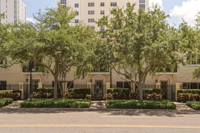 300 BEACH DR NE #309 photo