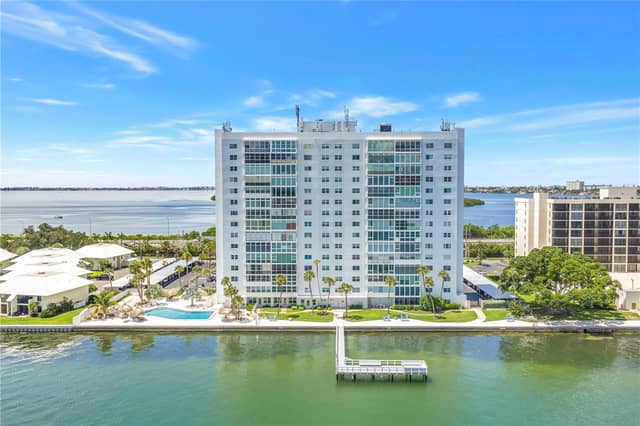 7200 SUNSHINE SKYWAY LN S #8B photo