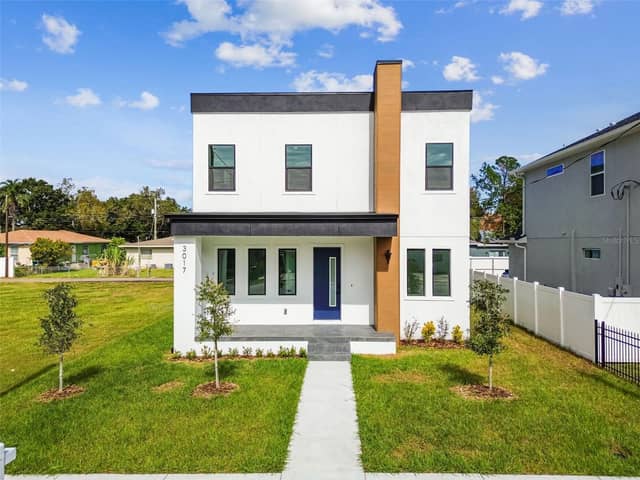 3017 W SPRUCE ST photo