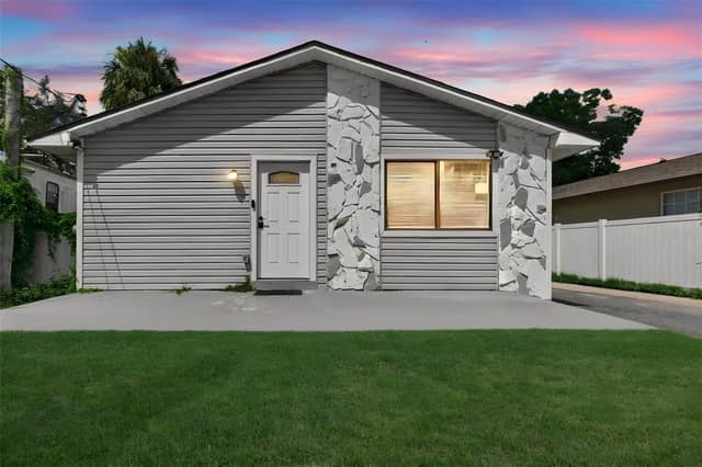 8114 N EDISON AVE photo