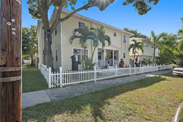717 DARTMOOR ST N photo